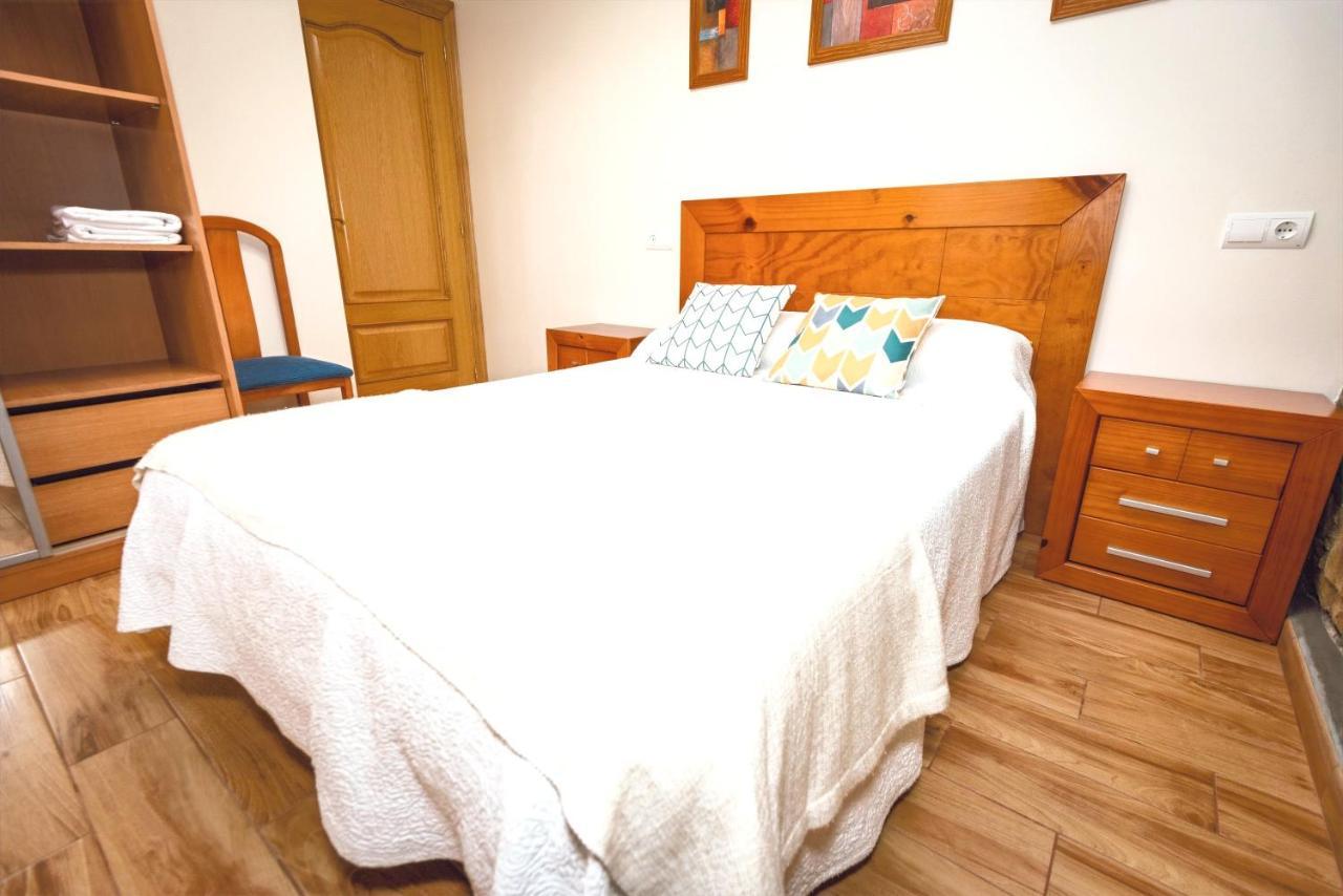 Apartamentos Navalin Tapia De Casariego Exterior photo